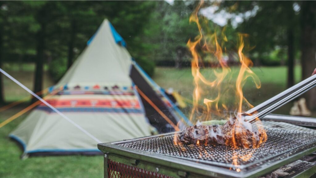 薬剤師 運営 健康情報サイト キャンプ飯